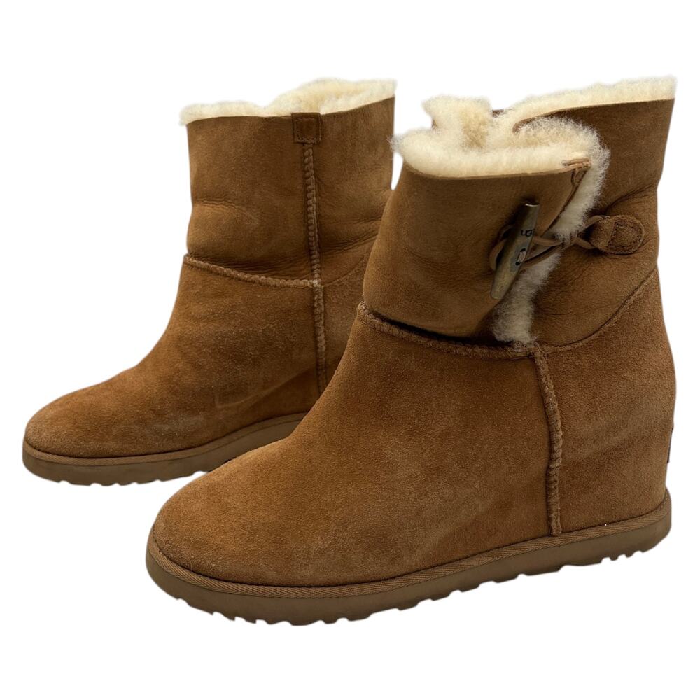 UGG Wedge Winter Ankle Boots Classic Femme Toggle Shearling Suede Chestnut Sz 9